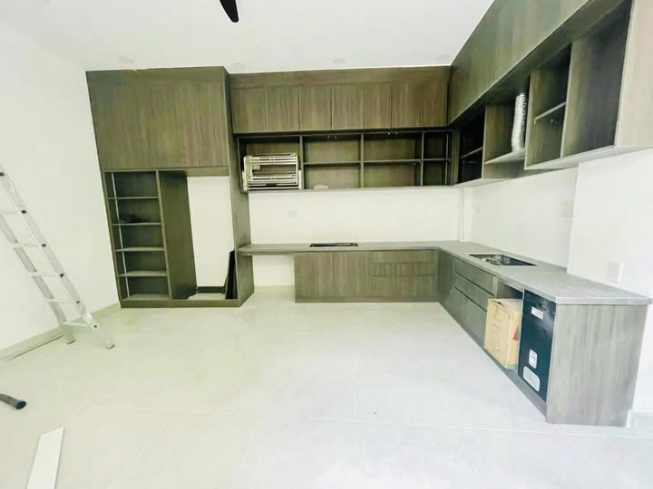 Nhà cho thuê góc 2 mặt tiền đường 3 Tháng 2, Quận 10, 120m² - Thích hợp kinh doanh đa ngành