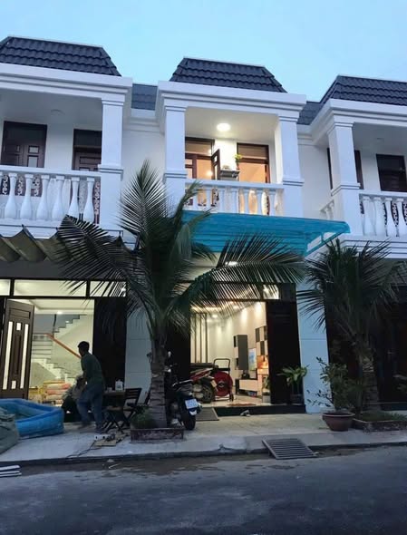 Nhà hoàn công khu dân cư Đức Huy Dĩ An 102m² giá 6.9 tỷ - Vị trí đắc địa gần làng Đại học Quốc gia TP.HCM!