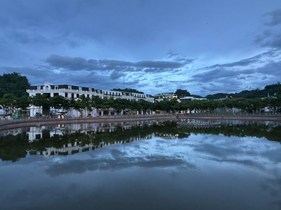 Townhouse Hoàng Quốc Việt 90m² giá 4 tỷ - View hồ điều hòa tuyệt đẹp!