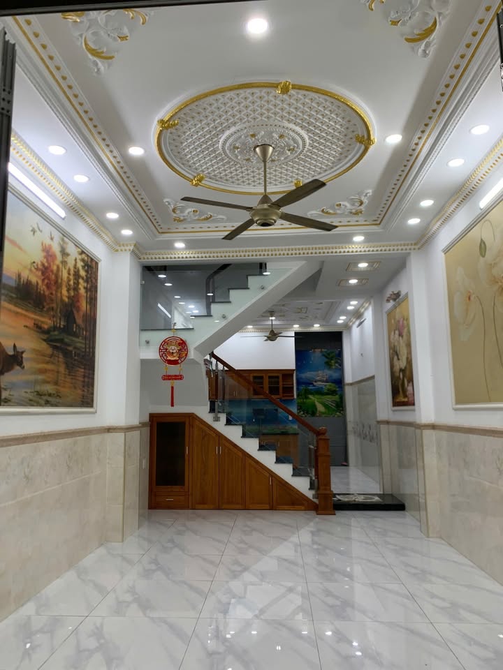 Nhà mặt tiền Huỳnh Thị Hai, Gò Vấp 60m² giá 12 triệu - Phù hợp cho gia đình và văn phòng!