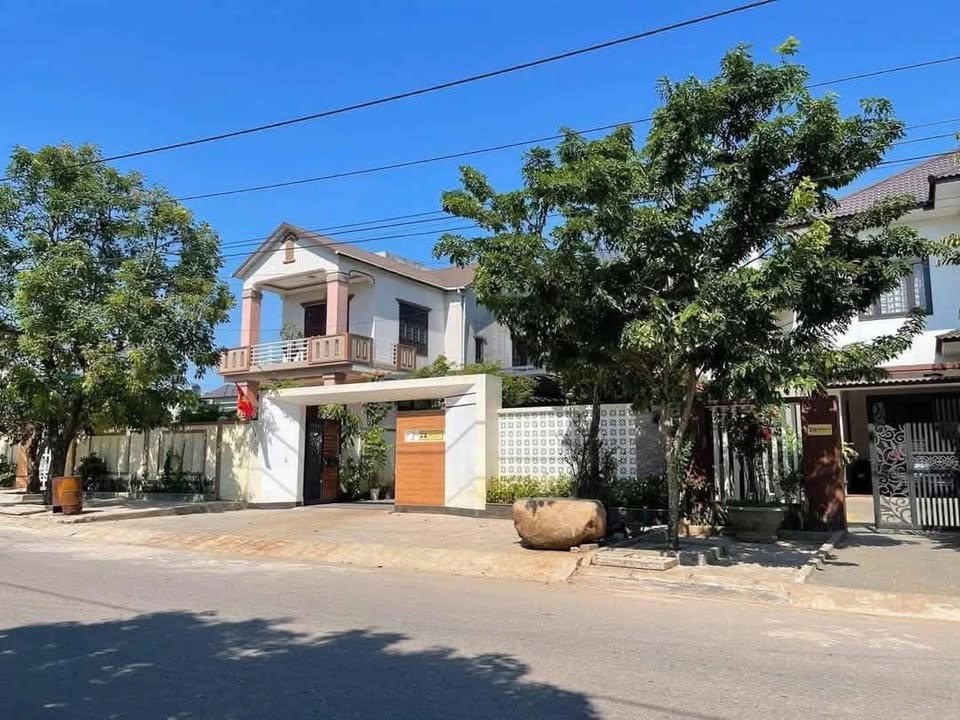 FrontHouse Hoàng Thị Ái Đông Hà 175m² giá chỉ 1 tỷ - Đoạn đẹp nhất, cao ráo!