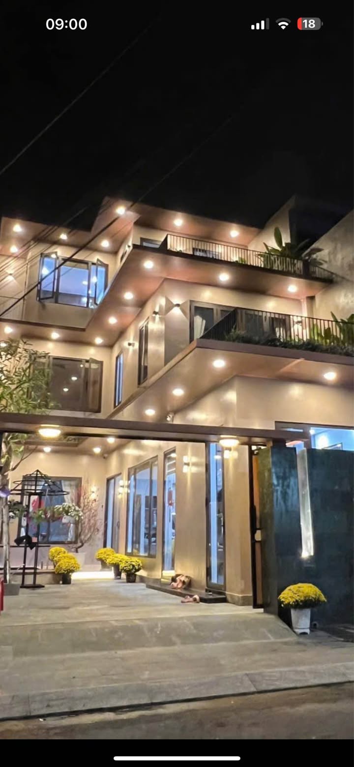Biệt thự Townhouse 3 tầng Đà Nẵng 130m² giá 11.5 tỷ - Vị trí đắc địa gần biển!