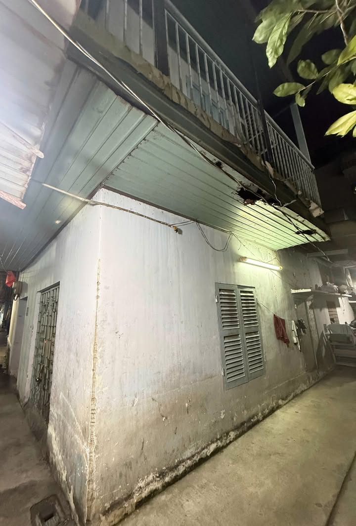 Nhà riêng Cách Mạng Tháng 8, Q.3 61m² giá 8 tỷ - Tiện xây mới ngay!