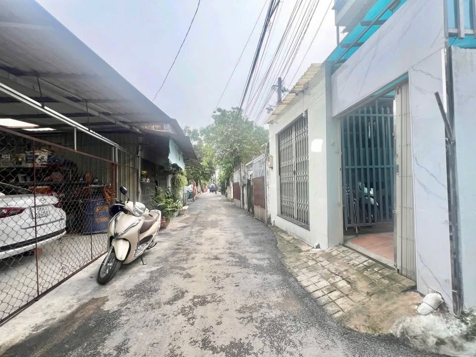 Nhà 3 tầng Hiệp Bình Chánh 100m² giá 6 tỷ - Sẵn thu nhập ngay!