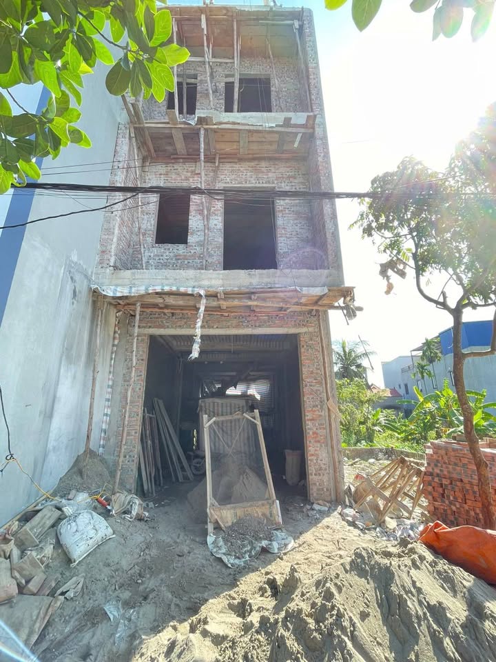 Nhà 3 tầng TDP Kiều Trung, phường Hồng Thái, 52.9m², giá 2.38 tỷ - Hướng Tây tứ trạch, ô tô đỗ cửa!