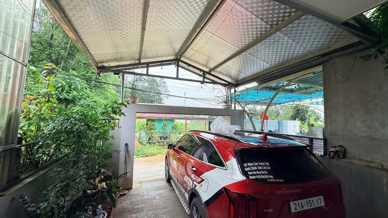 Nhà hướng Nam tại Yên Bái 100m² giá 2.25 tỷ - Tiện nghi đầy đủ, chỉ việc vào ở!