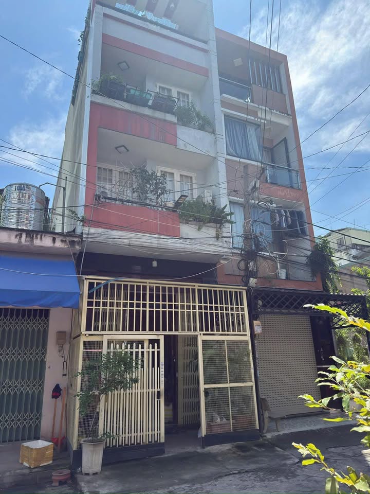 Nhà phố 4 tầng hẻm xe hơi đường Bờ Bao Tân Thắng, Tân Phú - Giá chỉ 10 tỷ!