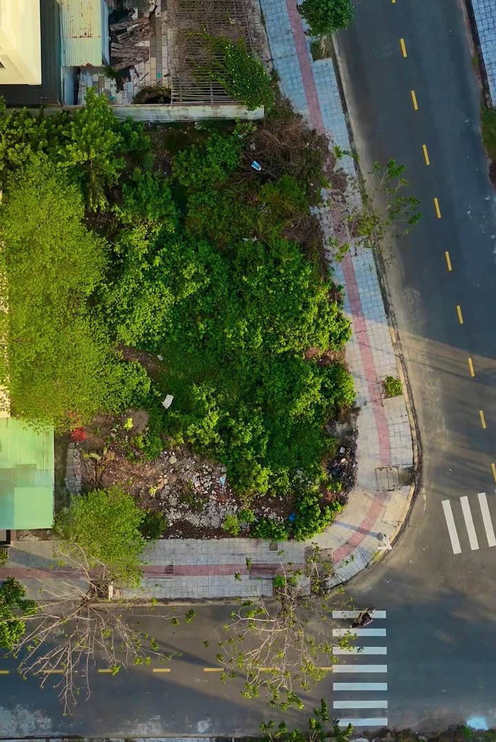 Nhà phố Hòa Quý Đà Nẵng 169m² giá 13.5 tỷ - Sổ đỏ chính chủ, vị trí đẹp!