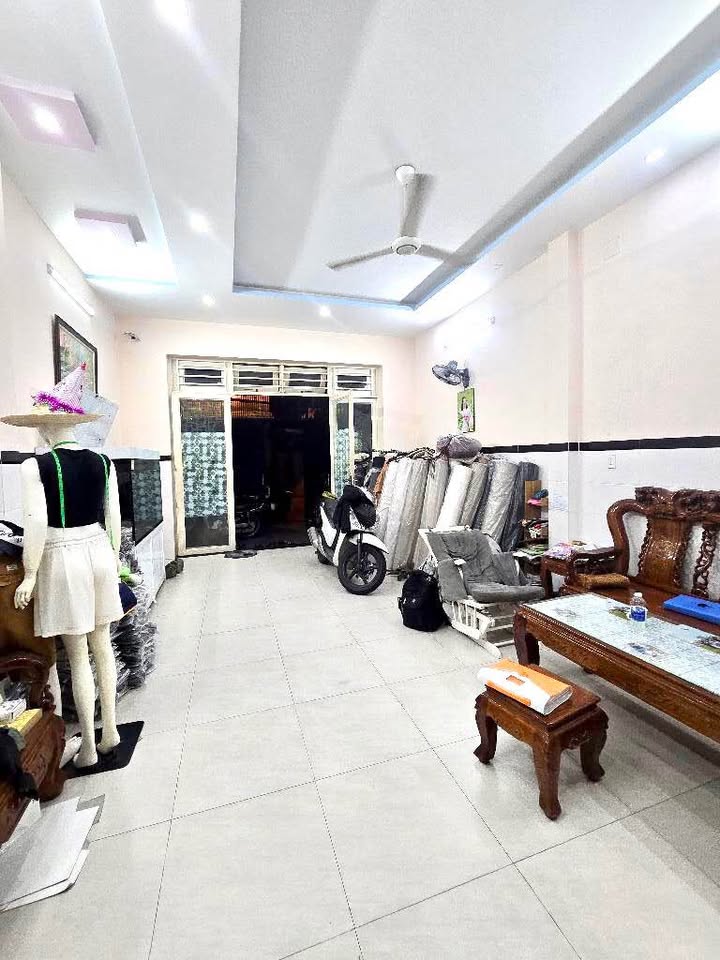 Nhà mặt tiền Gò Dầu, Tân Phú 100m² giá 8 tỷ - Gần chợ Tân Hương
