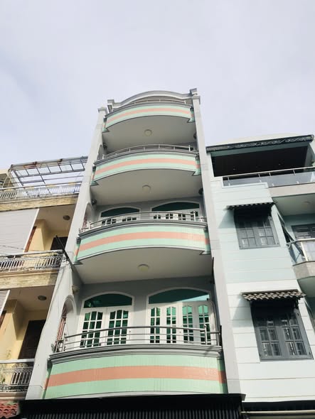 Nhà Mặt Tiền Hoàng Diệu 2, Thủ Đức 81m² giá 21 tỷ - Địa điểm đắc địa cho kinh doanh!