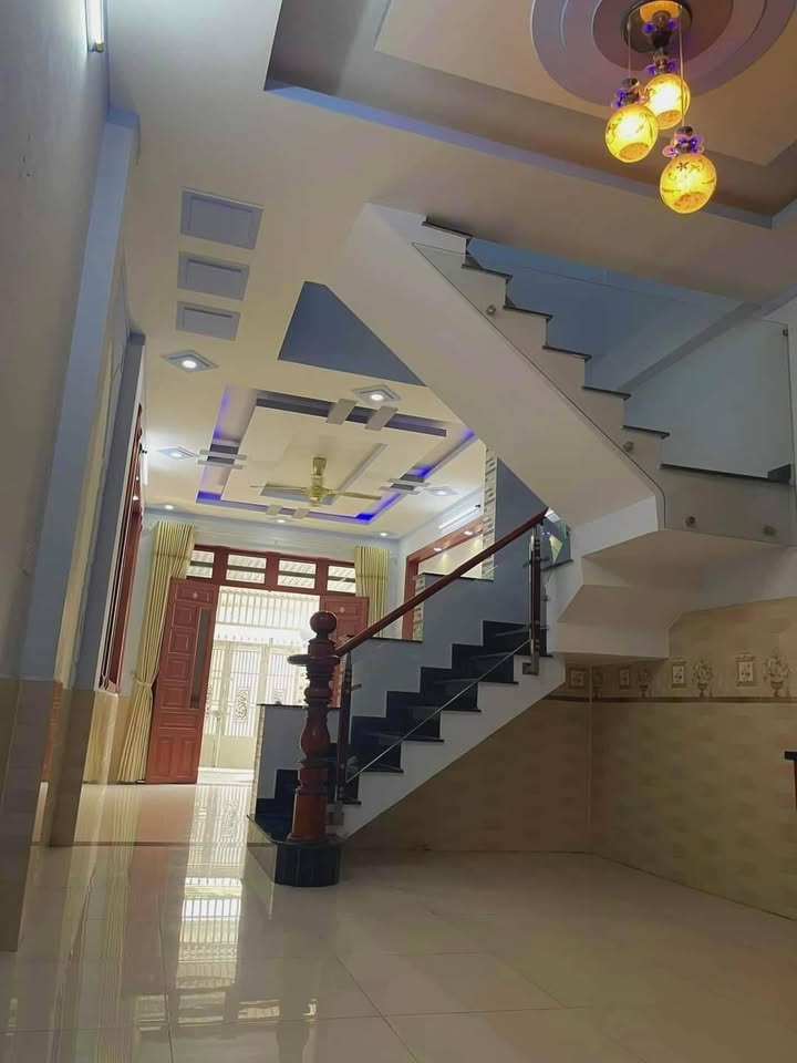 Nhà mặt tiền hẻm xe hơi Củ Chi 85m² giá 1.3 tỷ - Sẵn sàng ở ngay!