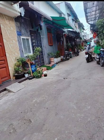 Nhà phố 2 tầng đường Ngô Thì Nhậm, Dĩ An 18m² giá 850 triệu - Đầu tư sinh lời ngay!