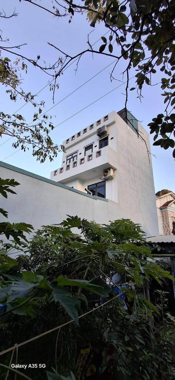 Nhà kinh doanh 3 tầng mặt đường 18, Quang Hanh, 136m² - Đầu tư sinh lời ngay!