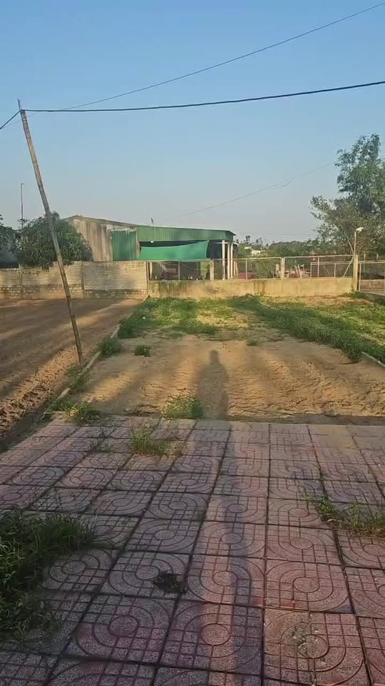 Đất Nghi Phong 100m² giá 1.8 tỷ - Sổ đỏ chính chủ, vị trí đẹp!