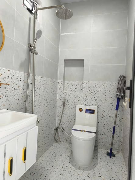 Nhà 1 trệt 1 lầu Rạch Giá Kiên Giang 40m² giá 1.45 tỷ - Sát chợ 30/4