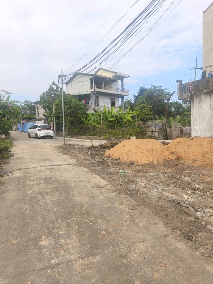 Đất Ỷ La 178m² giá 2 tỷ - Lô góc hai mặt tiền thuận tiện giao thông!