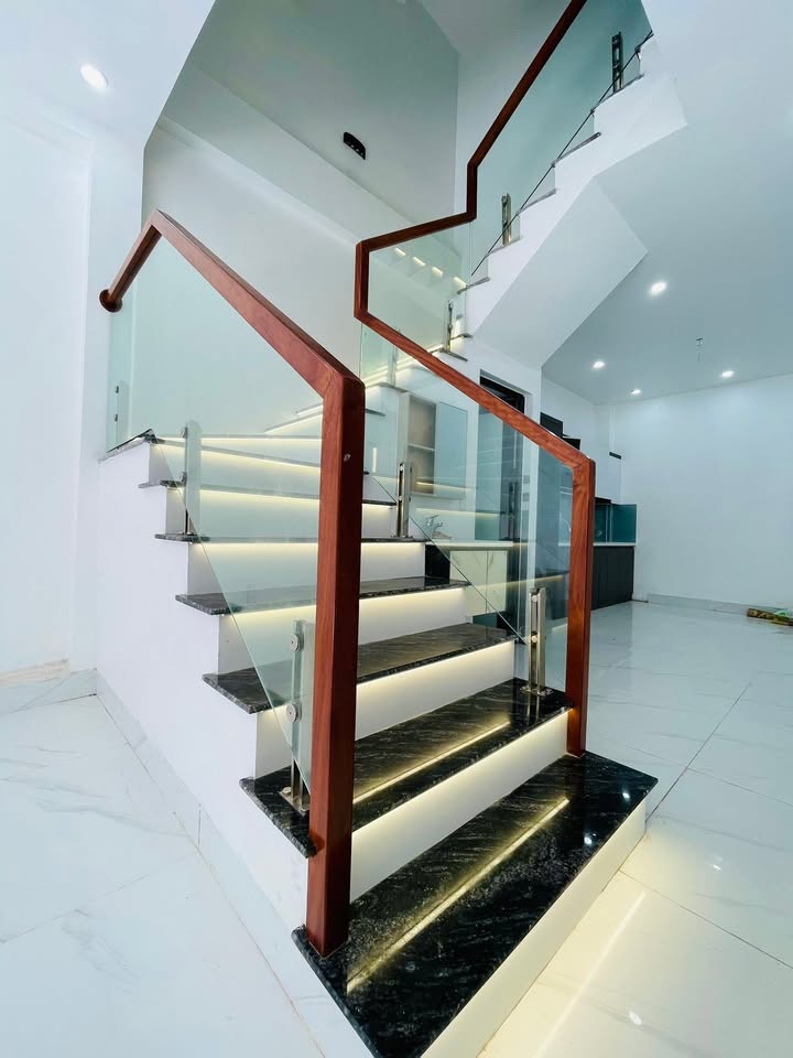 Nhà 4 tầng Trần Hưng Đạo 41m² giá tốt - Ô tô đậu cửa ngay!