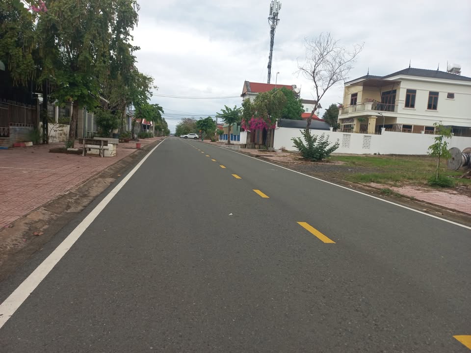 Đất nền Tân Phú Đồng Xoài 150m² giá 2 tỷ - Sổ hồng chính chủ