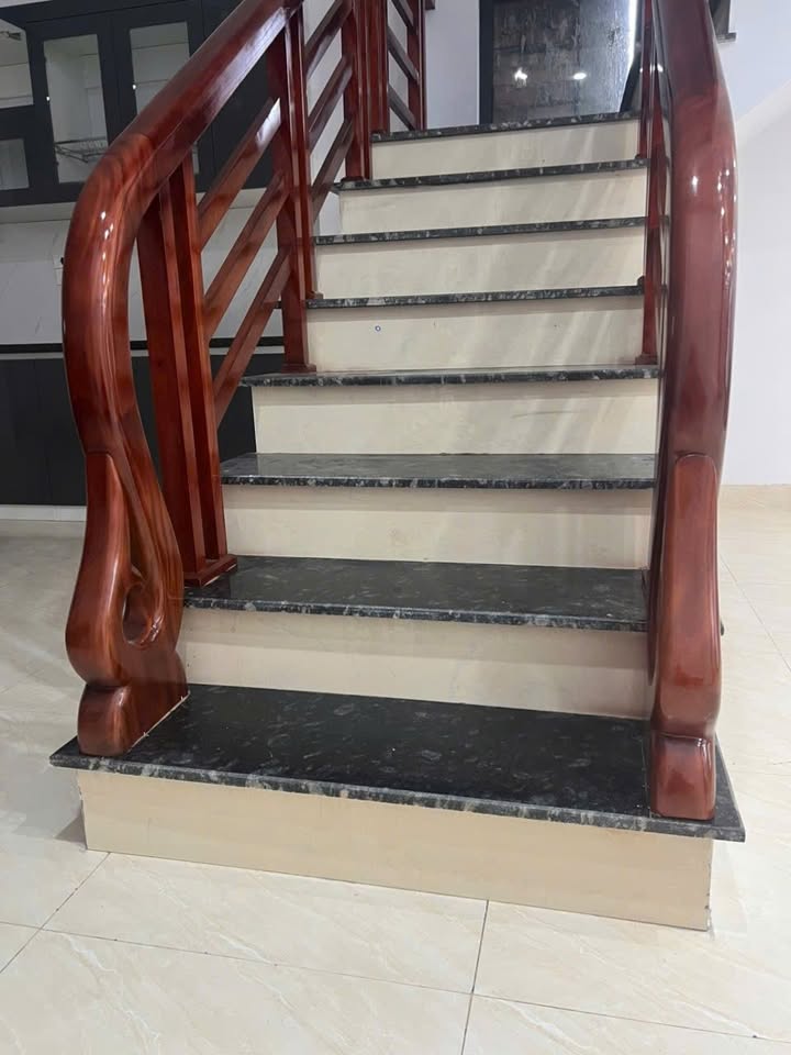 Nhà 3 tầng 3 phòng ngủ tại Ninh Sơn, Ninh Bình giá 2.75 tỷ - Không thể bỏ lỡ!