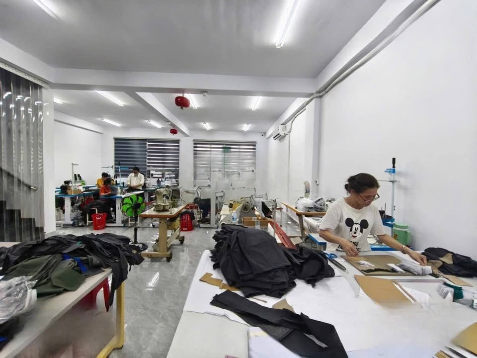 Nhà cho thuê đường Nguyễn Hữu Tiến, quận Tân Phú, 500m² giá 40 triệu - Có thang máy tiện nghi