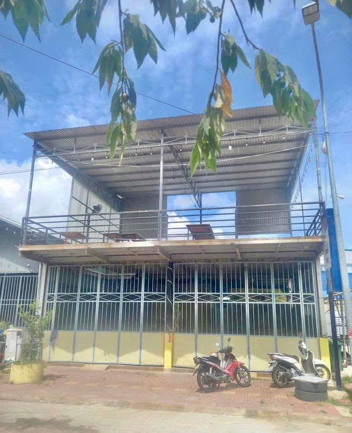 Cho thuê kho tại Trần Quang Diệu, Quy Nhơn 185m² giá 10 triệu - Thông thoáng cho xe container