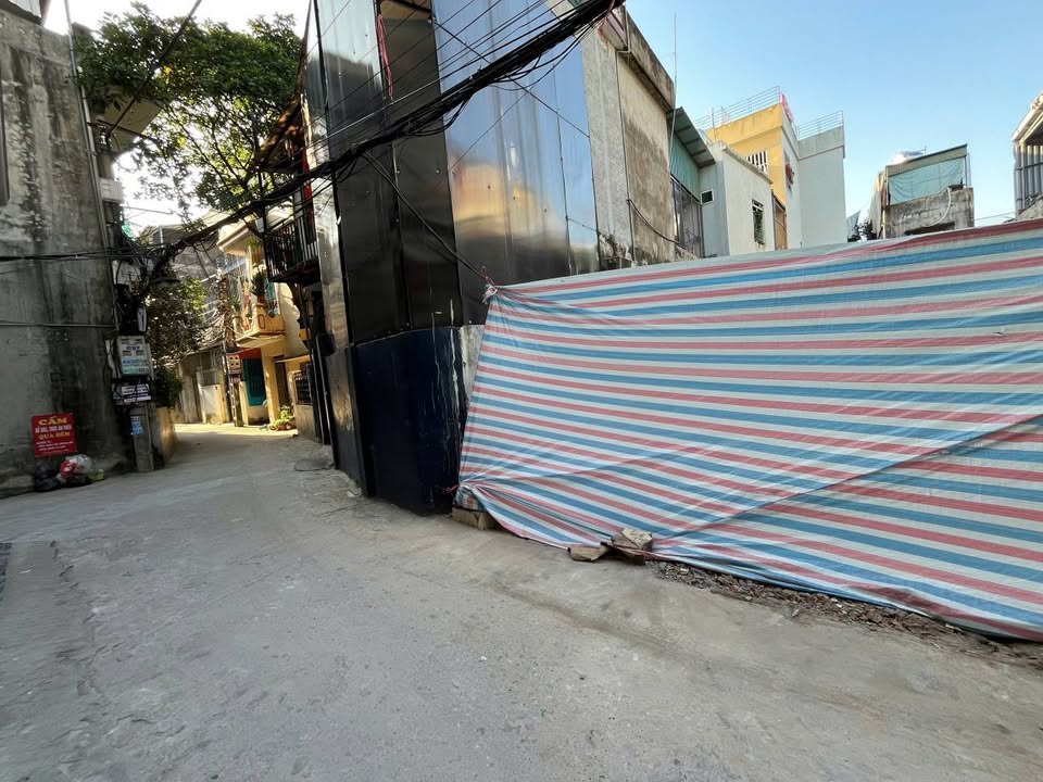 Đất nền lô góc Trần Lãm 37m² giá thỏa thuận - Vị trí đắc địa gần trường học!