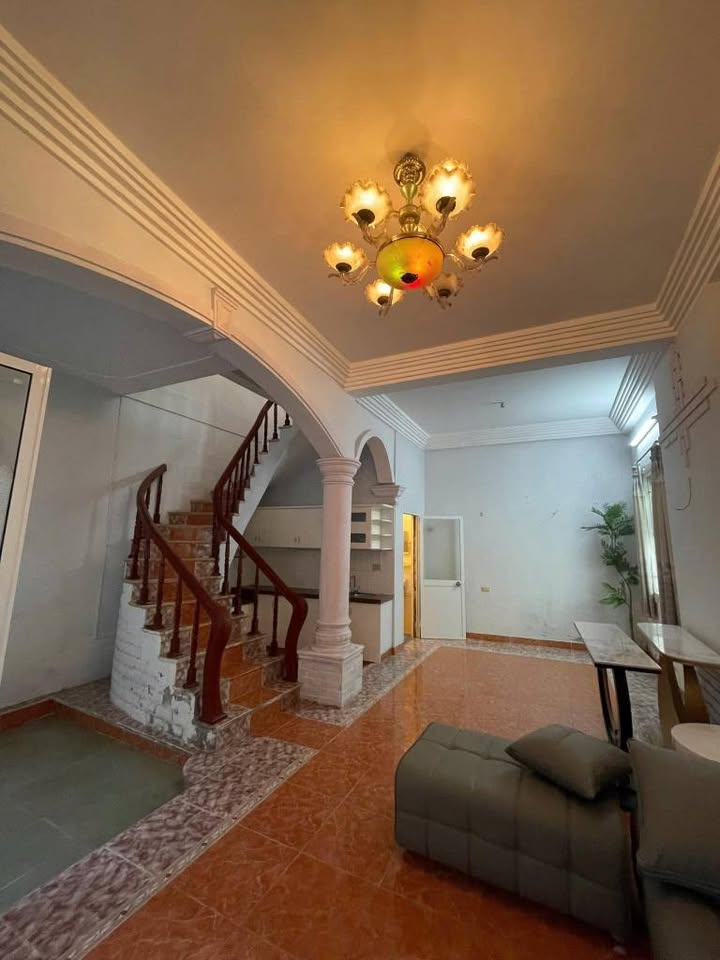 Nhà 2 tầng Đinh Tiên Hoàng Hồng Bàng 40.4m² giá 2.45 tỷ - Chính chủ, pháp lý rõ ràng!