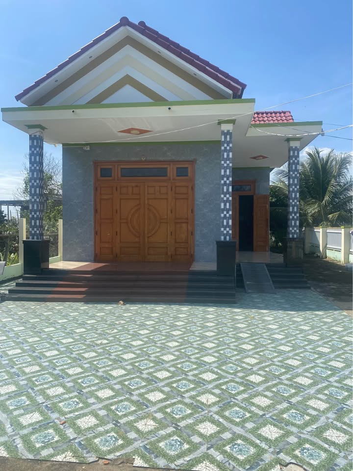 Nhà mái thái diện tích 500m² tại Văn Hải giá 2.3 tỷ - Sổ đỏ chính chủ!