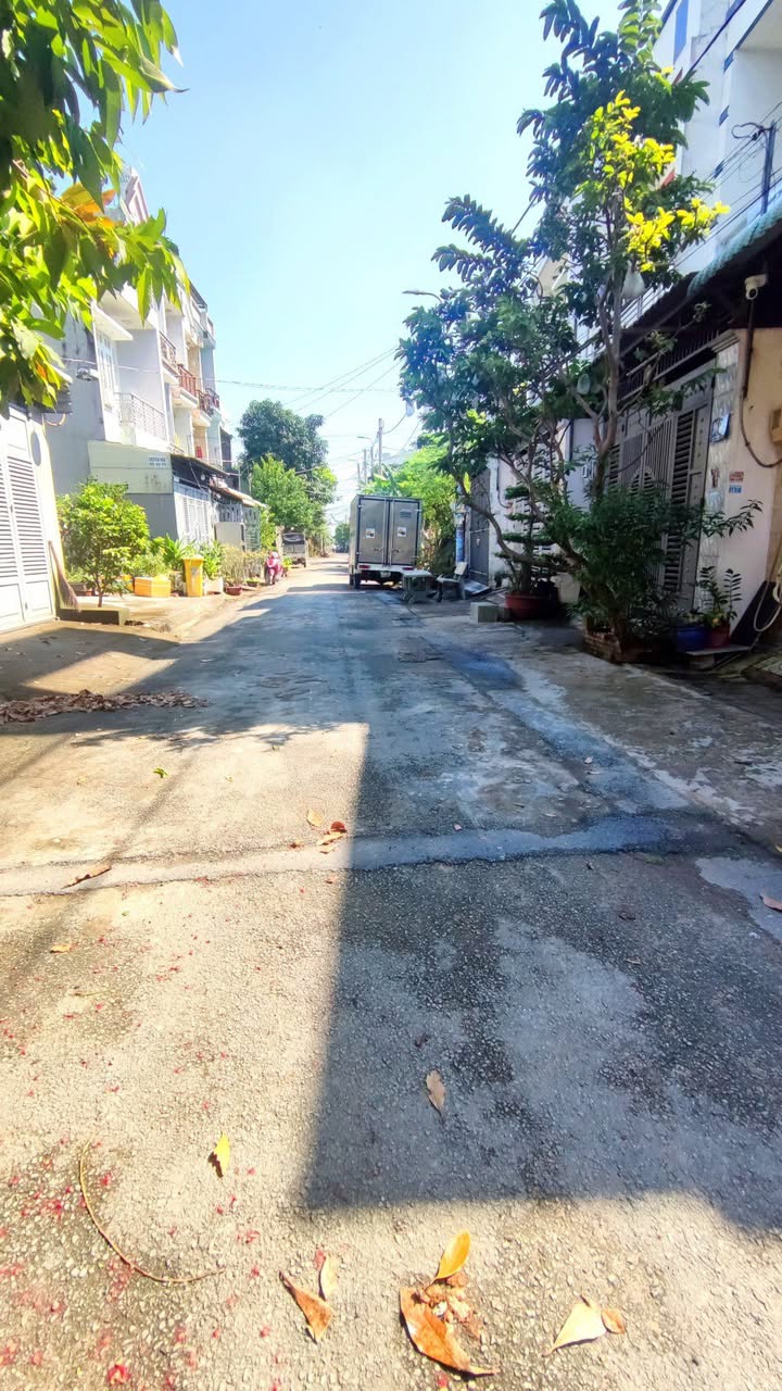 Đất nền Hóc Môn 120m² giá 4.6 tỷ - Đường xe tải vào tận nơi!