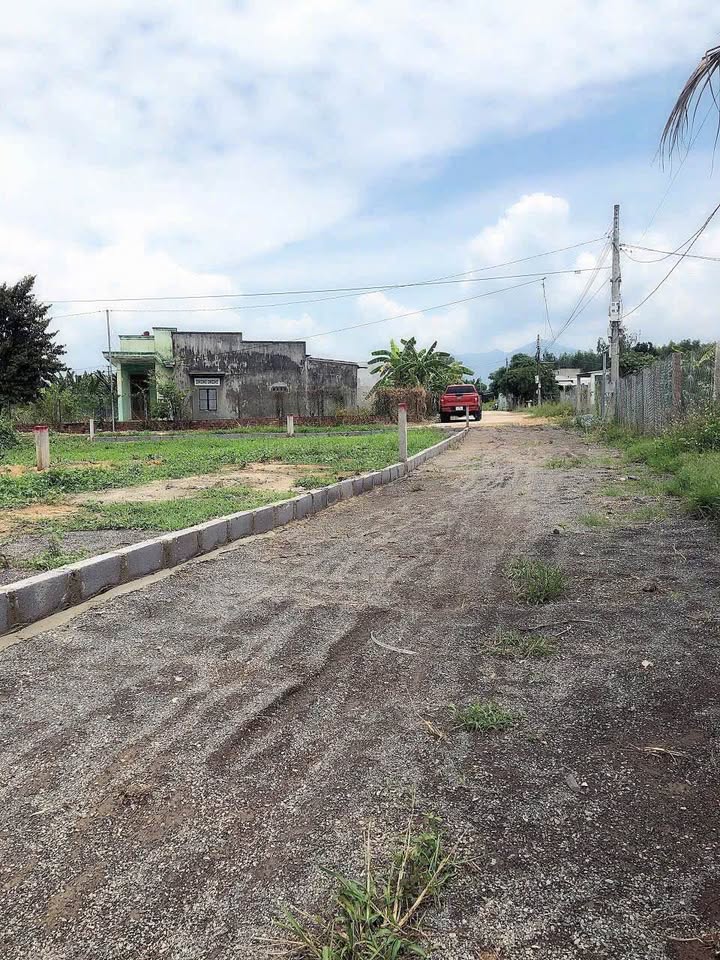 Lô đất Diên Lâm 67m² giá chỉ 290 triệu - Sổ đỏ chính chủ, đường ô tô vào tận nơi!