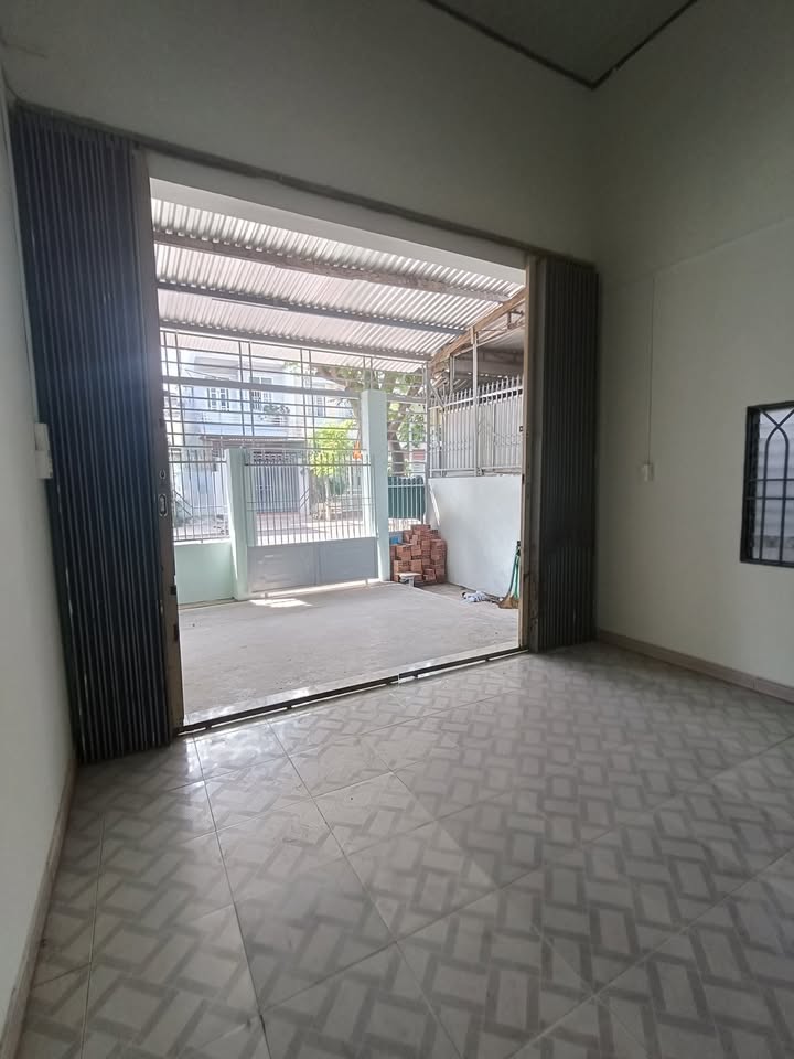 Nhà nguyên căn cho thuê tại đường Phùng Hưng, Nha Trang 3PN - Mặt tiền kinh doanh lý tưởng!