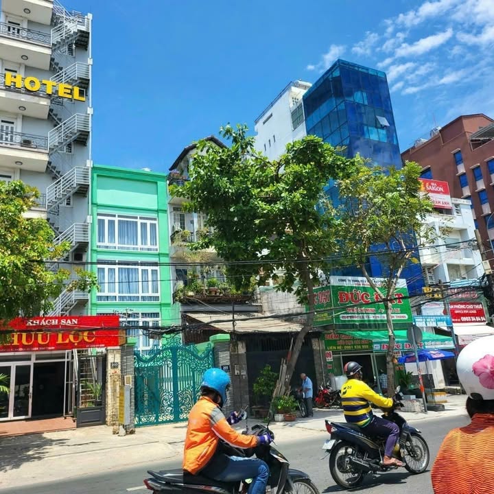 FrontHouse Quốc Lộ 13 Bình Thạnh 99m² giá 21.5 tỷ - Đầu tư sinh lời tiềm năng!