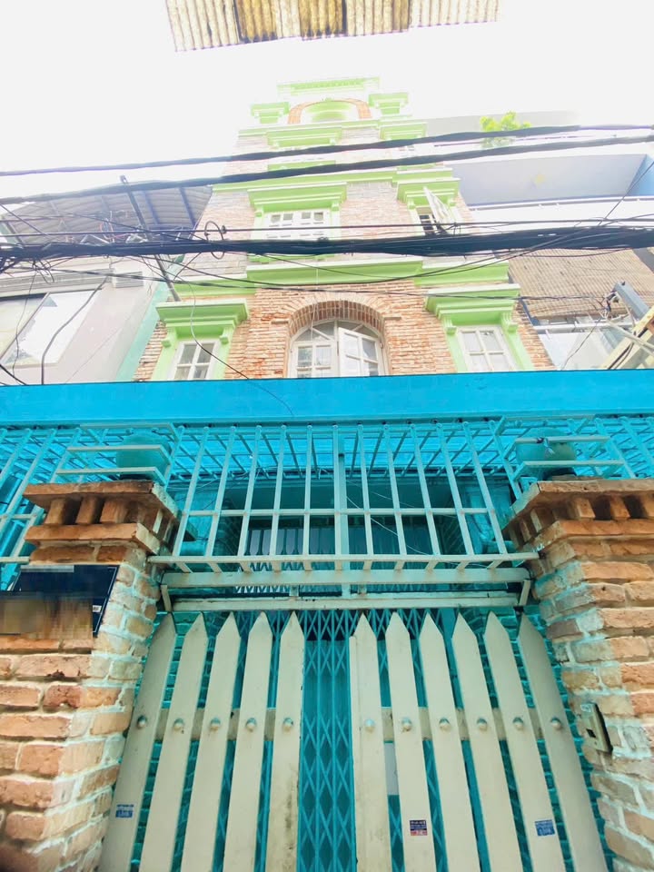 Nhà bán Trần Quang Diệu, Q3, 75.6m² giá thương lượng - Đầu tư sinh lời cao!