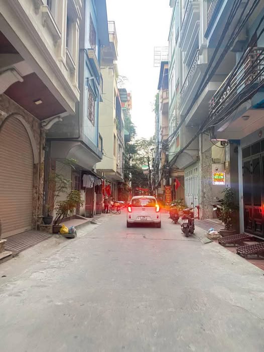 Nhà phố Tân Mai Hoàng Mai 50m² giá 23.5 tỷ - Ô tô tránh, thang máy, kinh doanh đỉnh cao!