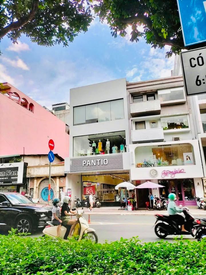 Nhà mặt tiền 215A-215B Hai Bà Trưng, Quận 3, 176m² giá 192 tỷ - Đầu tư sinh lời ngay!