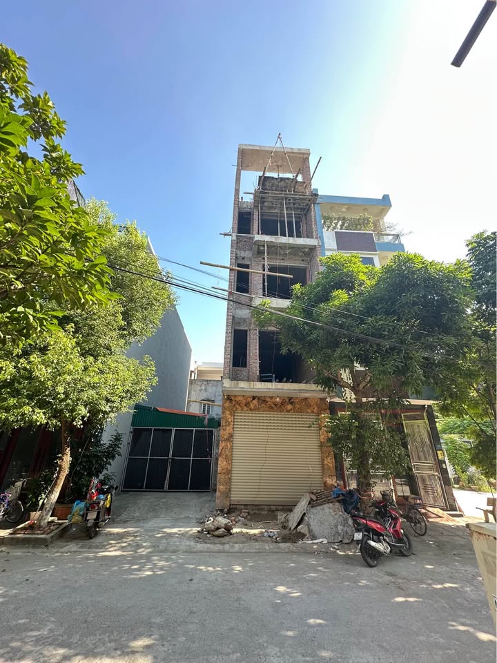 Nhà 4,5 tầng TĐC Trần Lãm, Thái Bình 71,4m² giá 5 tỷ - Chính chủ bán gấp!