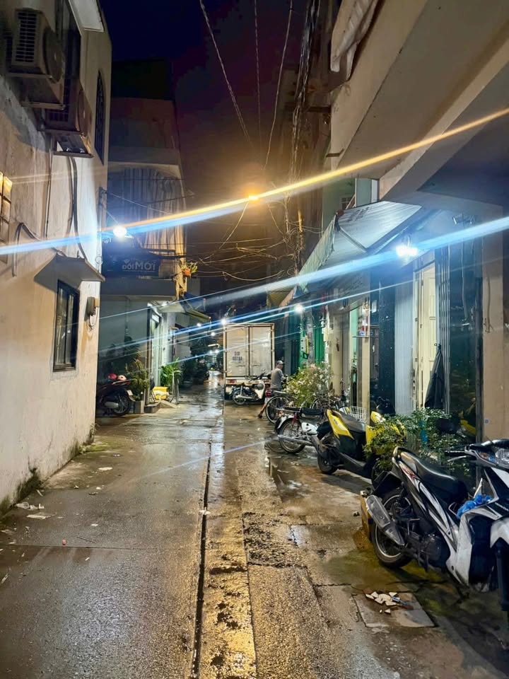 Nhà bán Hẻm 4M Đường Hồng Bàng Quận 11 30m² giá 4.6 tỷ - Khu nhà cao tầng sầm uất!