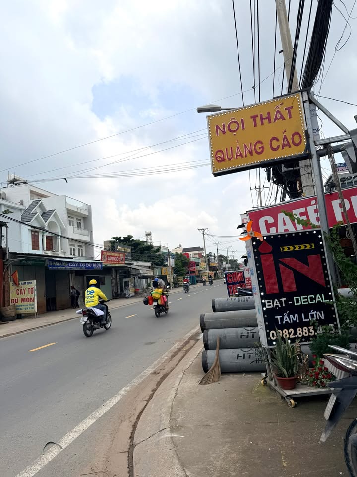 Nhà mặt tiền Nguyễn Duy Trinh Quận 9 120m² giá 12.6 tỷ - Cơ hội đầu tư hiếm có!