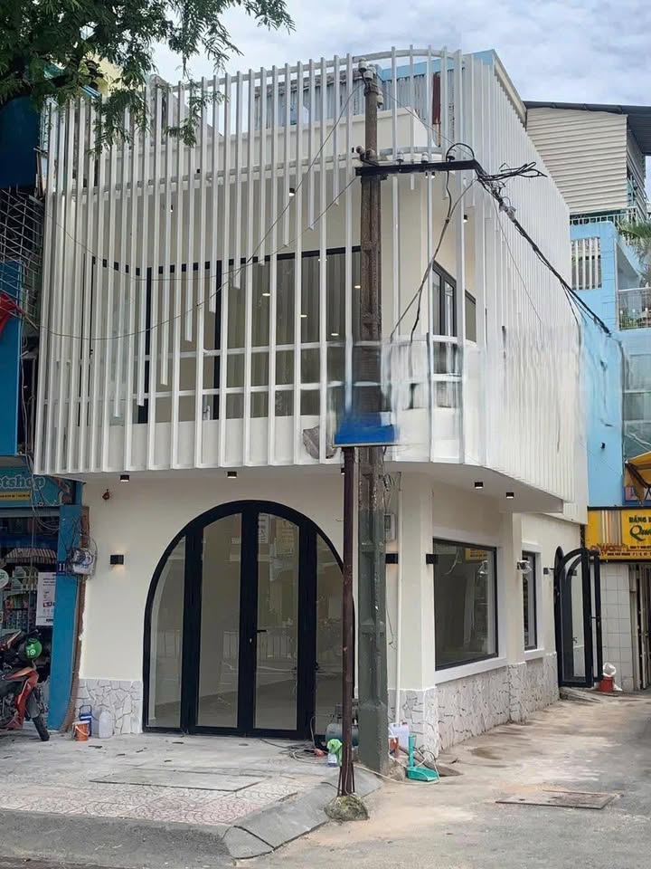 FrontHouse Đinh Tiên Hoàng, Bình Thạnh 35m² giá 10.8 tỷ - Mặt tiền kinh doanh sầm uất!