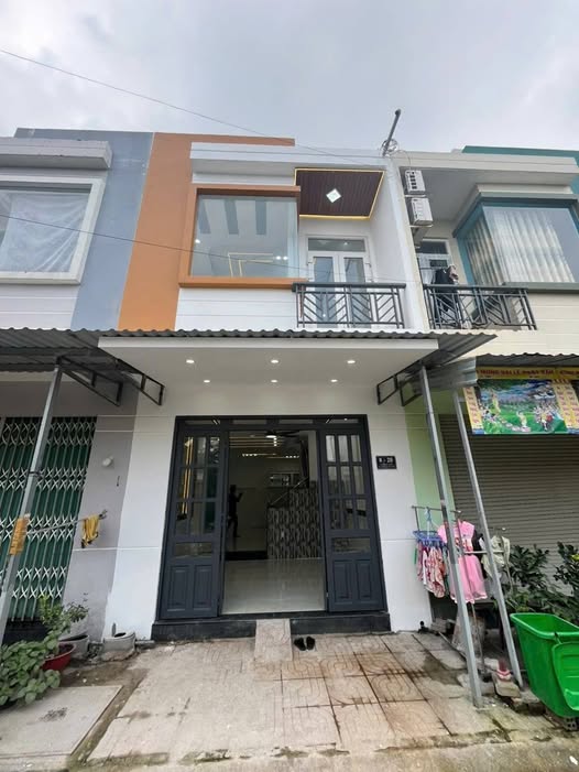 Nhà lầu 2 tầng Mỹ An 40m² giá 1.15 tỷ - Tiện ích đầy đủ, sẵn sàng ở ngay!