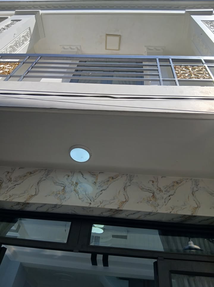 Nhà hẻm 180 Bến Phú Định, quận 8, diện tích 27m², giá 1.8 tỷ - Chính chủ bán gấp!