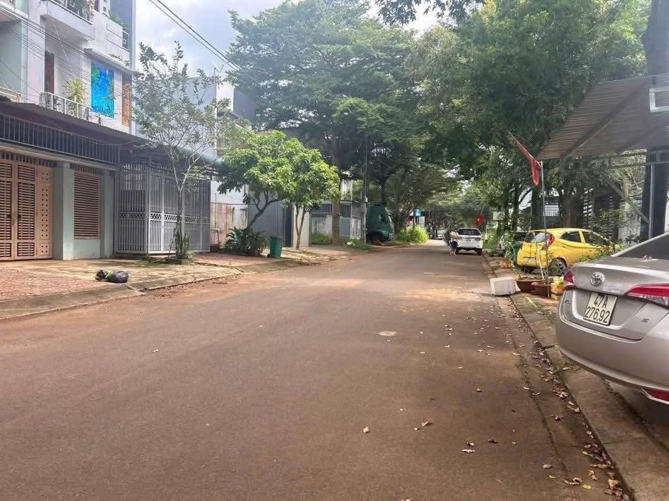 Đất có nhà cấp 4 tại hẻm Ymol, Buôn Ma Thuột 175m² giá 2.489 tỷ - Cơ hội đầu tư hấp dẫn!