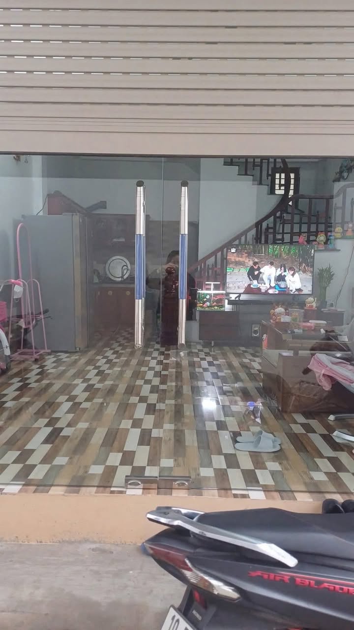 Nhà 3 tầng sát chợ tổ 9 - Quang Minh 40m² giá 3.2 tỷ - Đầu tư sinh lời ngay!