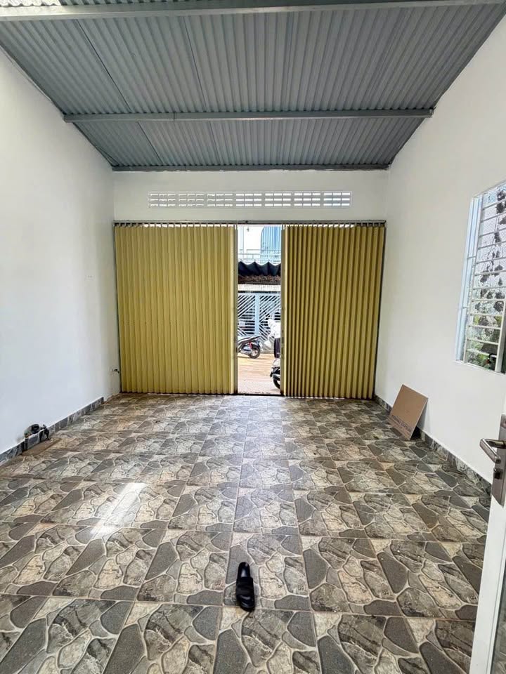 Nhà cấp 4 hẻm 473 Y Moan 60m² giá 2.69 tỷ - Tặng sofa mới 100%!