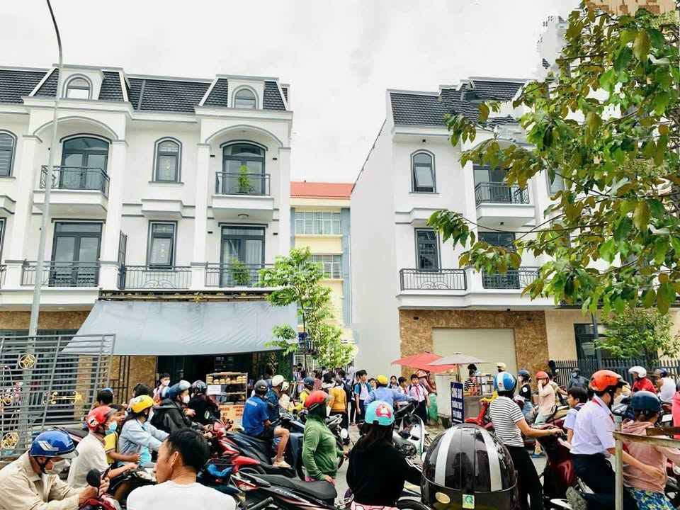 Nhà riêng Tân Hiệp 70m² giá 2.1 tỷ - Sổ riêng chính chủ, cho thuê 10 triệu/tháng!