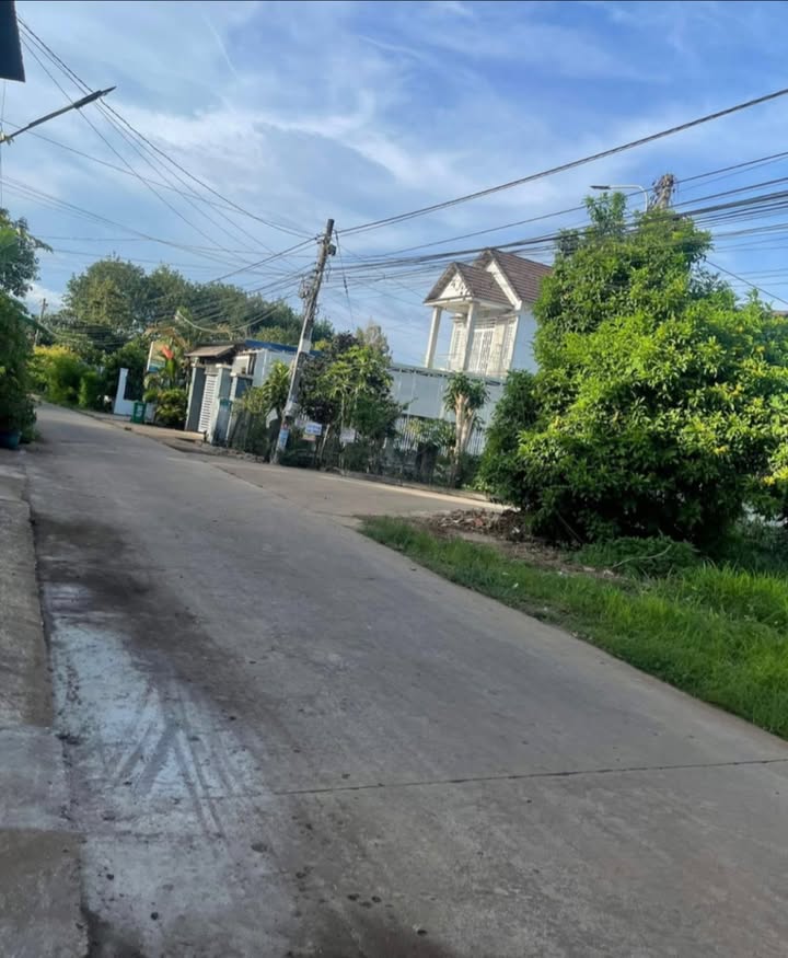 Lô đất mặt tiền nhựa 180m² Bảo Vinh giá 680 triệu - Cơ hội đầu tư tuyệt vời!