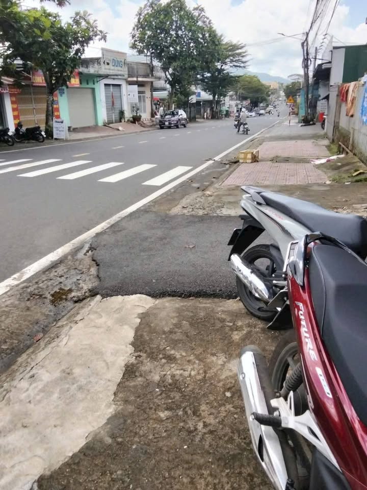 Nhà cho thuê mặt tiền Huỳnh Thúc Kháng Bảo Lộc 1PN giá chỉ 3 triệu/tháng - Thích hợp kinh doanh!