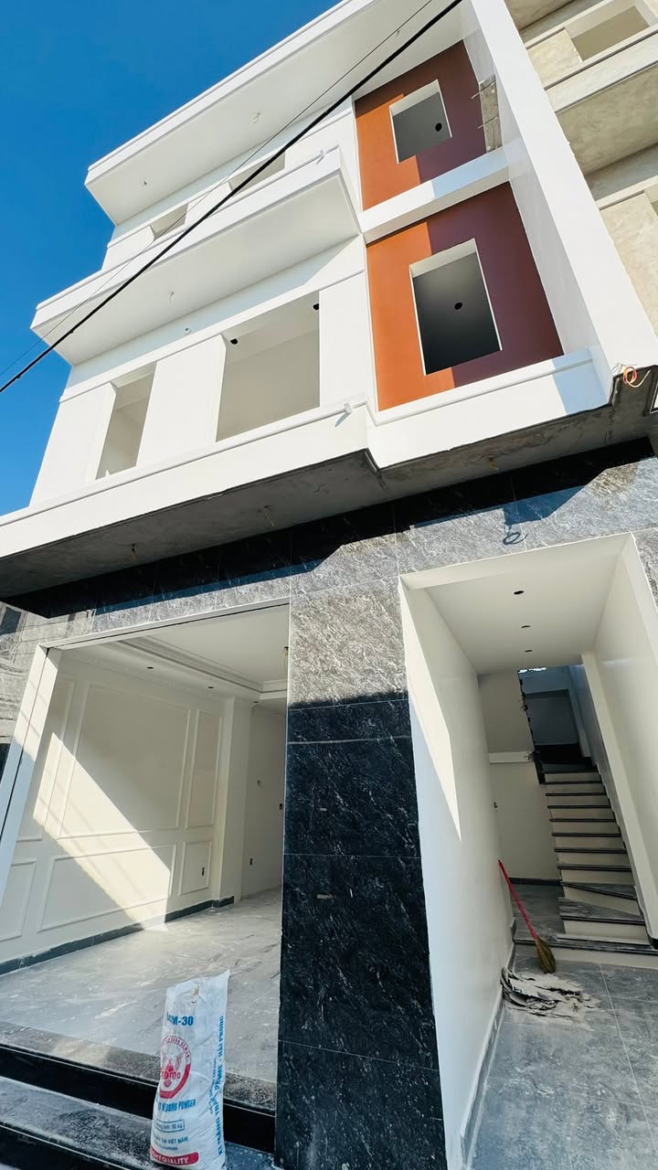 Nhà 3 tầng góc Đào Yêu - Hồng Thái 50m² giá 2.3 tỷ - Vị trí đắc địa, tiện ích đầy đủ!