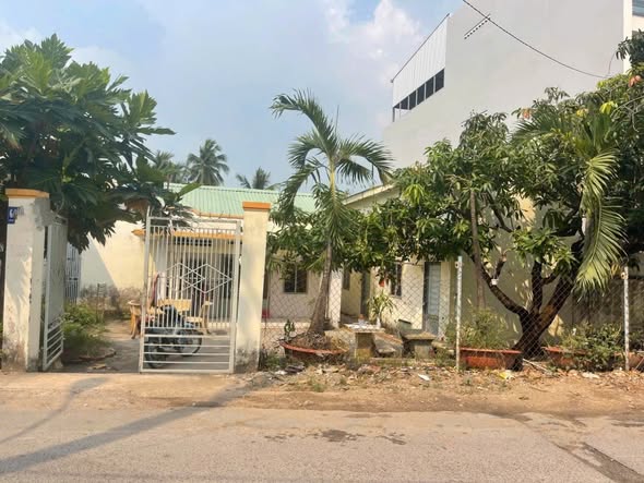 Đất mặt tiền Thạnh Lộc, Quận 12, 780m² giá chỉ 15.5 tỷ - Đầu tư sinh lời cao!