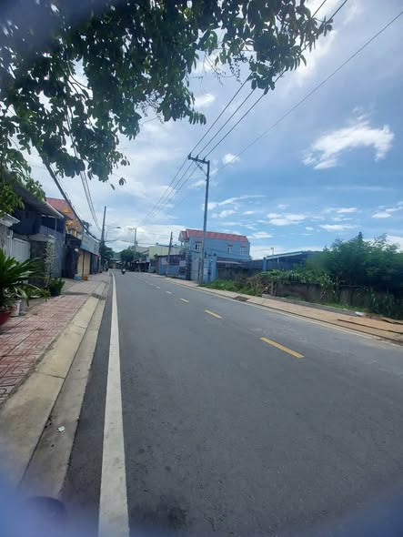 Đất nền Hóc Môn 300m² giá 12,5 tỷ - Mặt tiền rộng hiếm có!